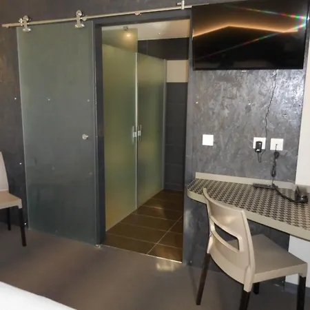 Отель Fasthotel Монмаро