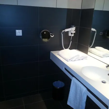 蒙特马罗尔快捷酒店 酒店