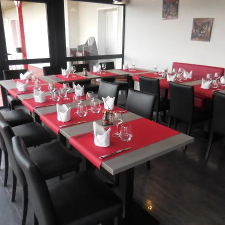 Fasthotel מלון