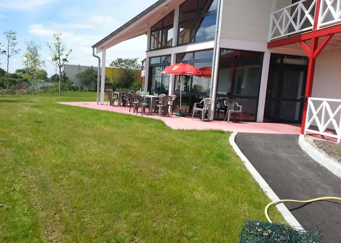 Hotell Fasthotel Montmarault